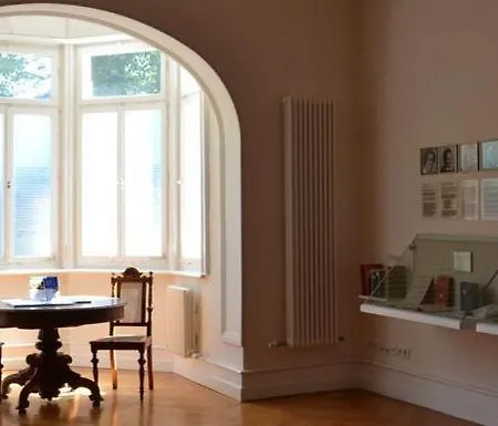 Evangelische Tagungsstaette מלון