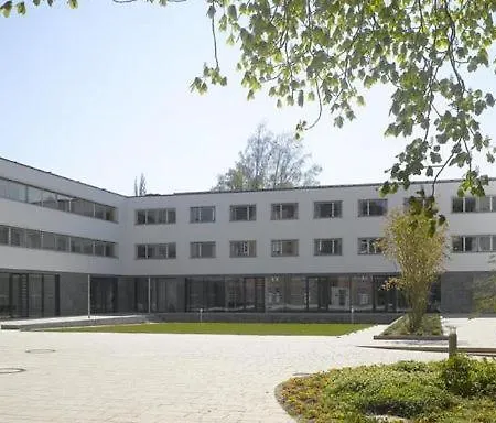 Evangelische Tagungsstaette מלון